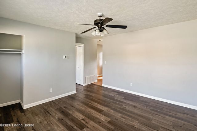 146 Red Bird Rd, Louisville, KY 40229