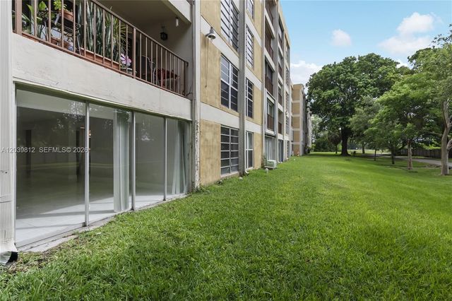 9180 Fontainebleau Boulevard 103, Miami, FL 33172