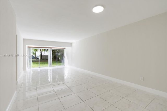 9180 Fontainebleau Boulevard 103, Miami, FL 33172