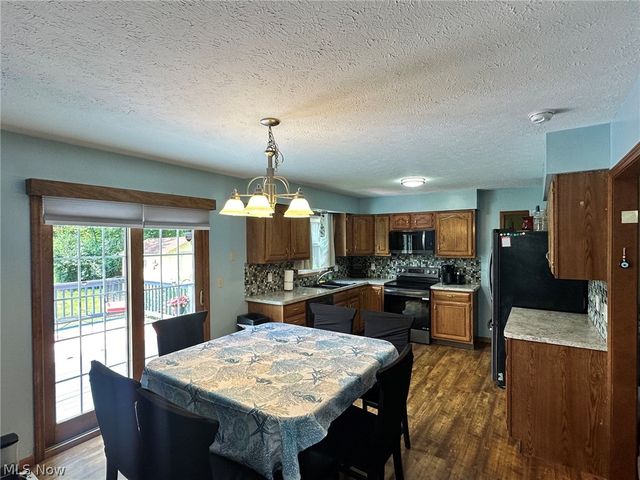 2462 Candlewood Drive, Avon, OH 44011