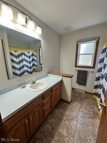 2462 Candlewood Drive, Avon, OH 44011