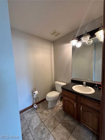2462 Candlewood Drive, Avon, OH 44011
