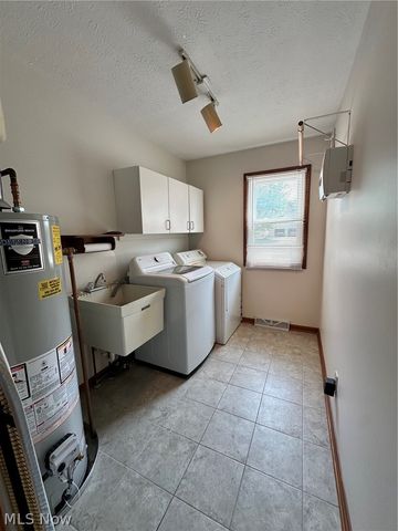 2462 Candlewood Drive, Avon, OH 44011