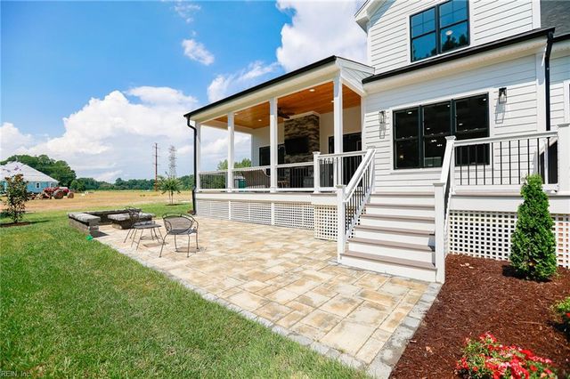 132 Breezy Point DR, Yorktown, VA 23692