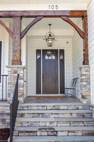 132 Breezy Point DR, Yorktown, VA 23692