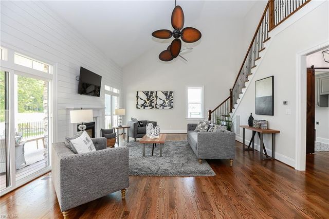 132 Breezy Point DR, Yorktown, VA 23692