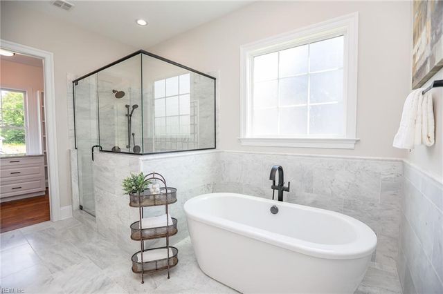 132 Breezy Point DR, Yorktown, VA 23692