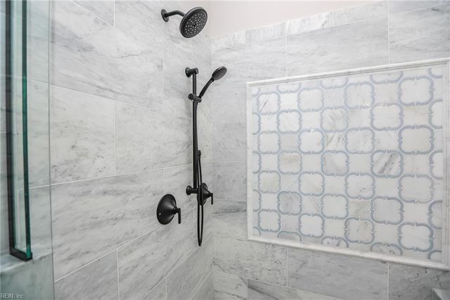 132 Breezy Point DR, Yorktown, VA 23692