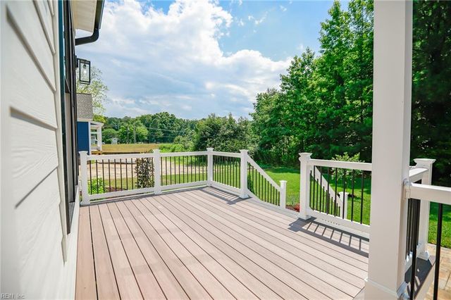 132 Breezy Point DR, Yorktown, VA 23692