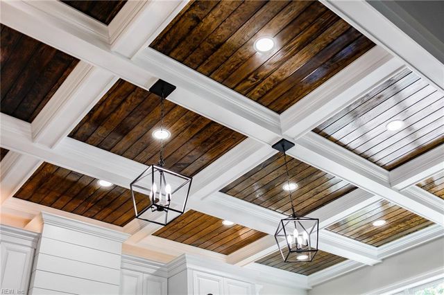 132 Breezy Point DR, Yorktown, VA 23692