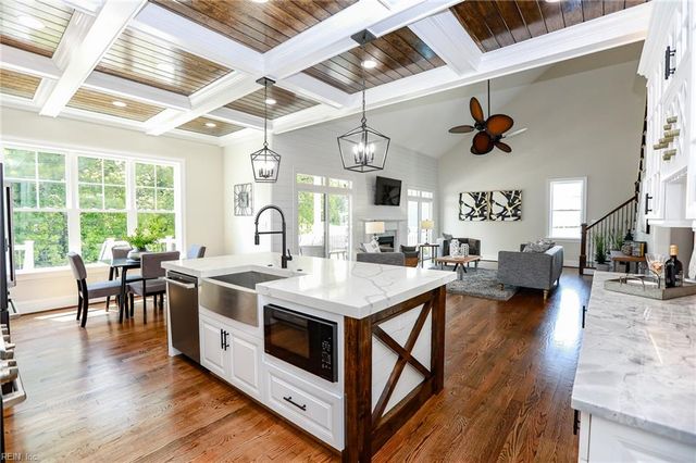 132 Breezy Point DR, Yorktown, VA 23692