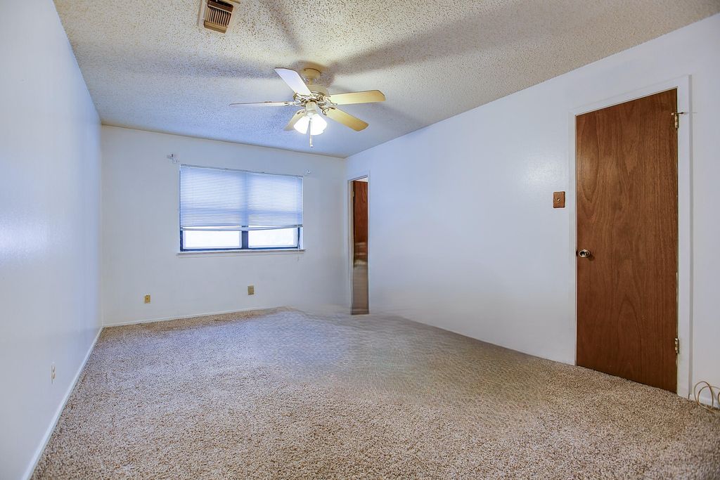 Image 11 of property listing at 714 Van Zandt Street, San Angelo, TX 76905