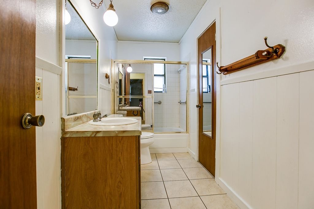 Image 16 of property listing at 714 Van Zandt Street, San Angelo, TX 76905
