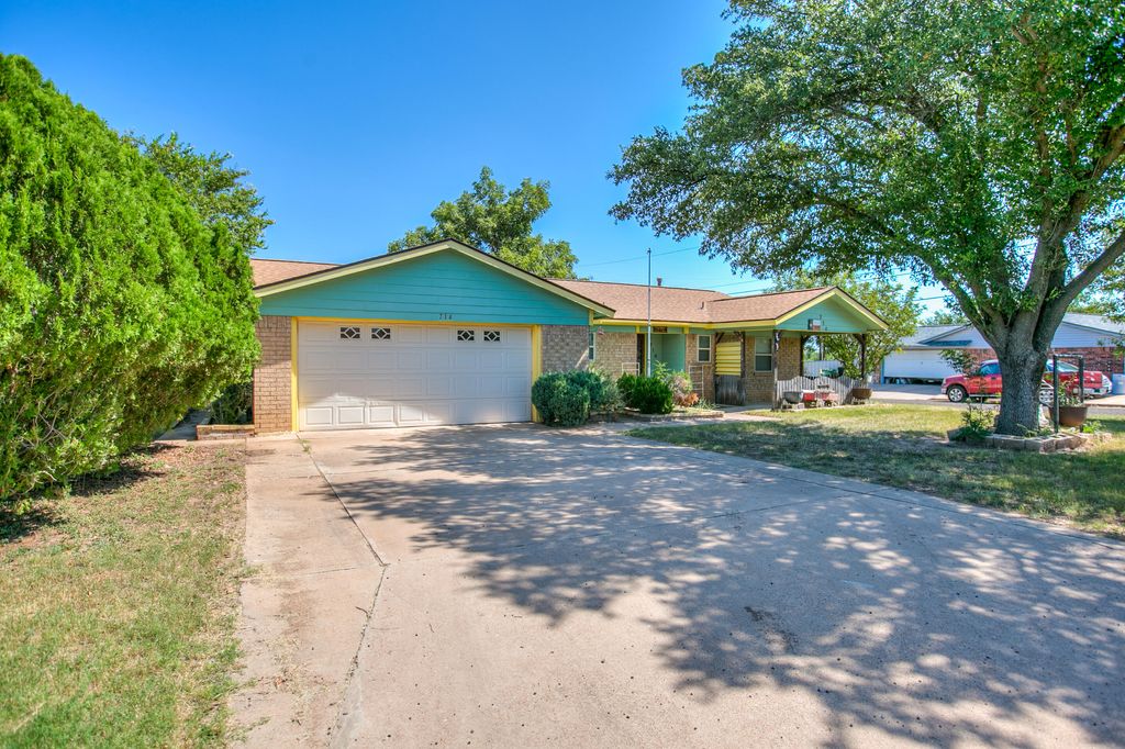 Image 2 of property listing at 714 Van Zandt Street, San Angelo, TX 76905