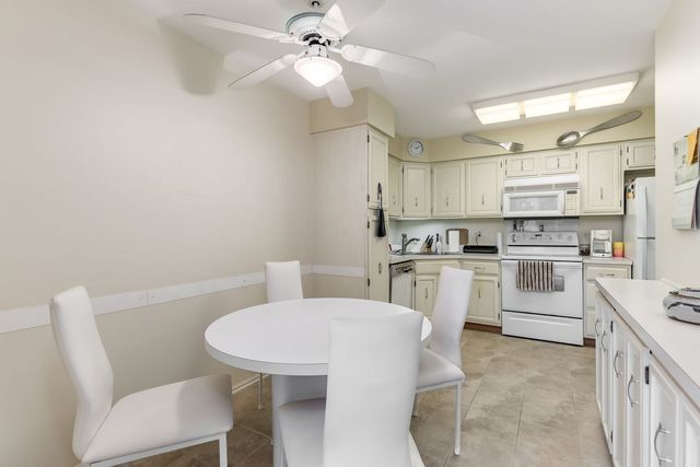 200 Lake Boulevard 415, Buffalo Grove, IL 60089