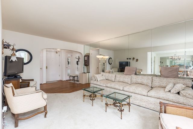 200 Lake Boulevard 415, Buffalo Grove, IL 60089
