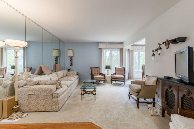 200 Lake Boulevard 415, Buffalo Grove, IL 60089
