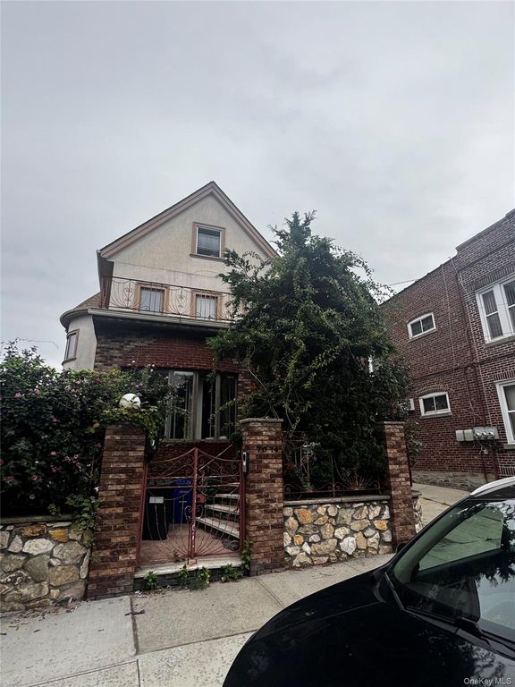 70-14 69 Street, Glendale, NY 11385 — photo 4