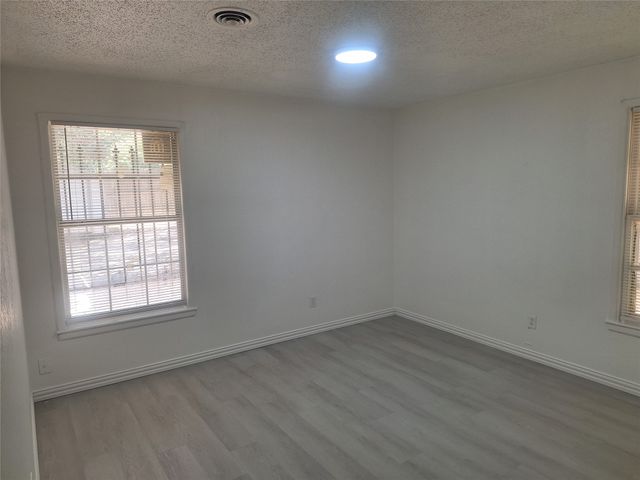 5912 Maceo Lane, Fort Worth, TX 76112