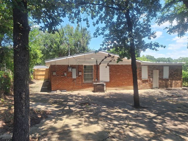 5912 Maceo Lane, Fort Worth, TX 76112