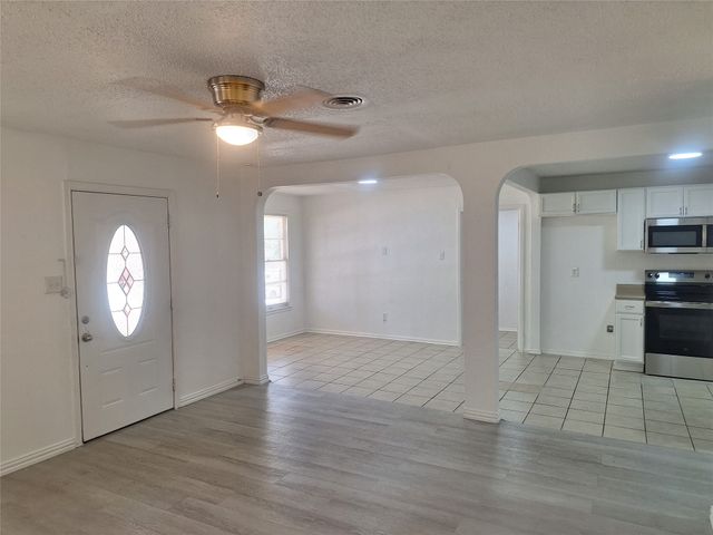 5912 Maceo Lane, Fort Worth, TX 76112