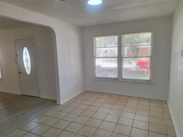 5912 Maceo Lane, Fort Worth, TX 76112