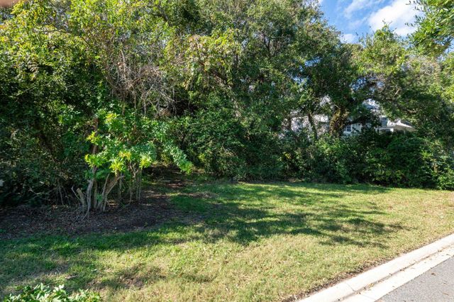 301 S La Crescenta Drive, St Augustine, FL 32080