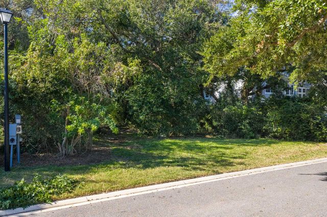 301 S La Crescenta Drive, St Augustine, FL 32080