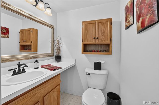7866 Rivergate Drive, Westland, MI 48185