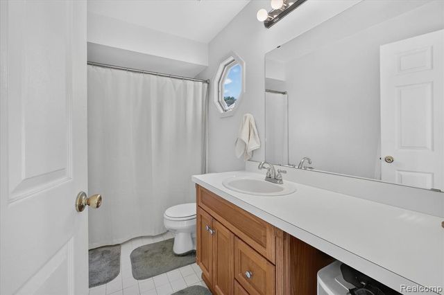 7866 Rivergate Drive, Westland, MI 48185