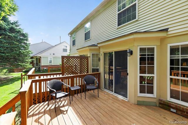 7866 Rivergate Drive, Westland, MI 48185