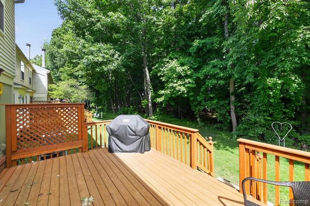 7866 Rivergate Drive, Westland, MI 48185