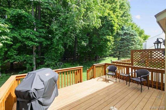 7866 Rivergate Drive, Westland, MI 48185
