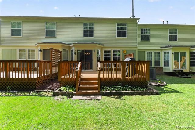 7866 Rivergate Drive, Westland, MI 48185