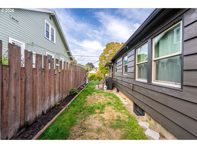 5508 Ne FREMONT St, Portland, OR 97213