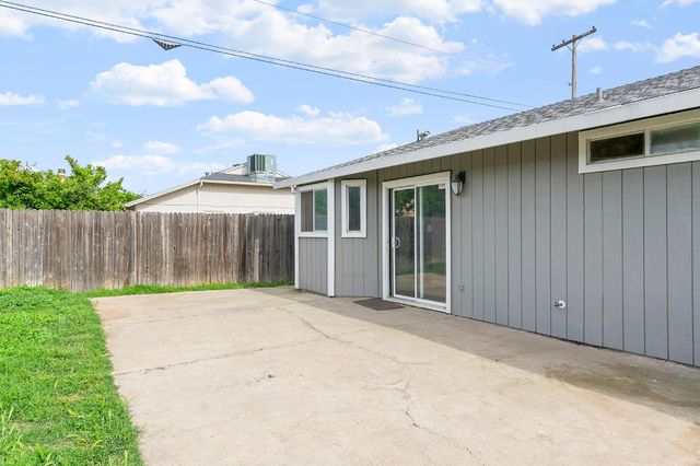 8689 Tea Cart Ct, Sacramento, CA 95828