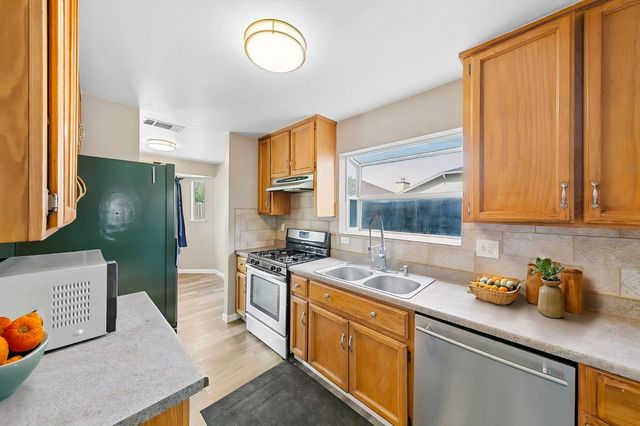 8689 Tea Cart Ct, Sacramento, CA 95828