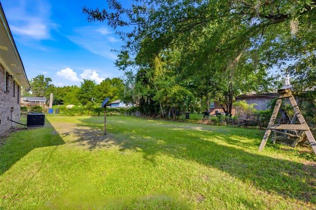 1502 Sixth Ave., Conway, SC 29526