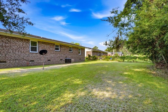 1502 Sixth Ave., Conway, SC 29526