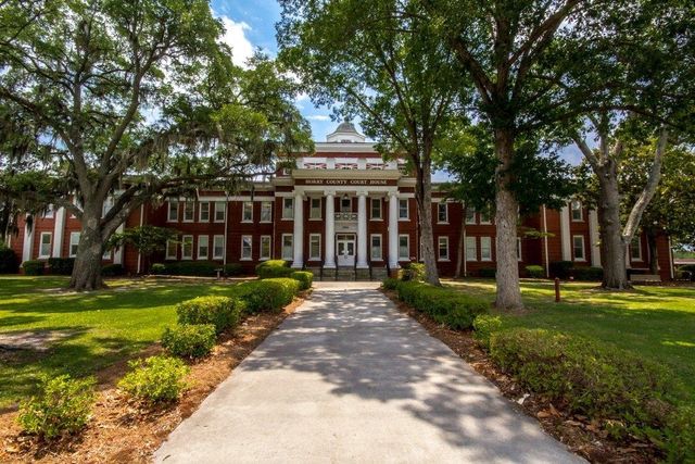1502 Sixth Ave., Conway, SC 29526