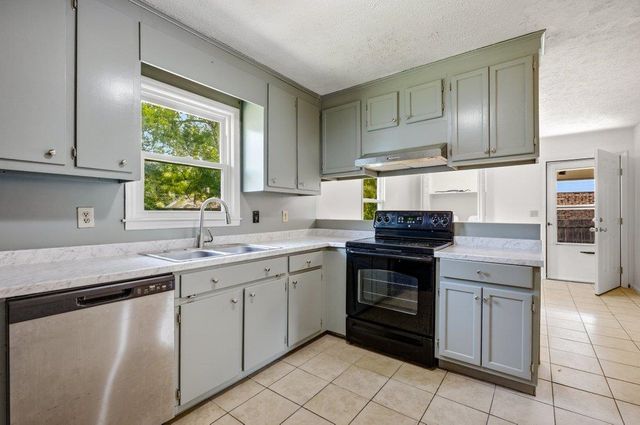 1502 Sixth Ave., Conway, SC 29526