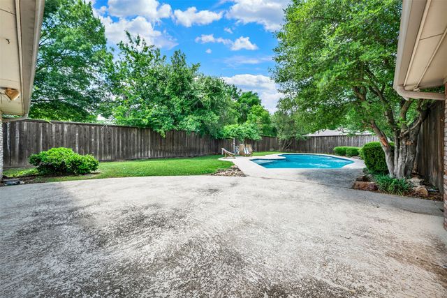 317 Faircrest Drive, Garland, TX 75040