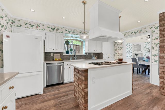 317 Faircrest Drive, Garland, TX 75040