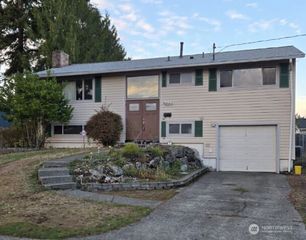 4316 NE 10th Street, Renton, WA 98059