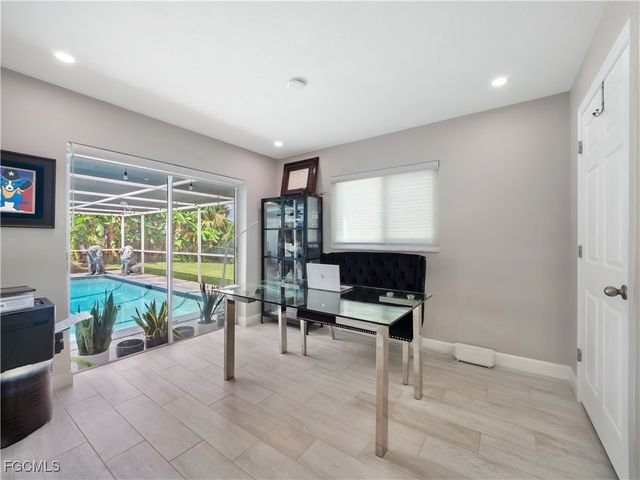 419 Pinecrest CT, Cape Coral, FL 33904