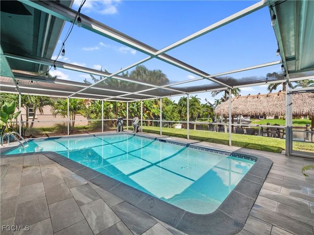 419 Pinecrest CT, Cape Coral, FL 33904