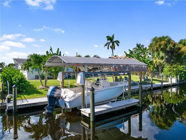419 Pinecrest CT, Cape Coral, FL 33904