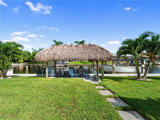 419 Pinecrest CT, Cape Coral, FL 33904