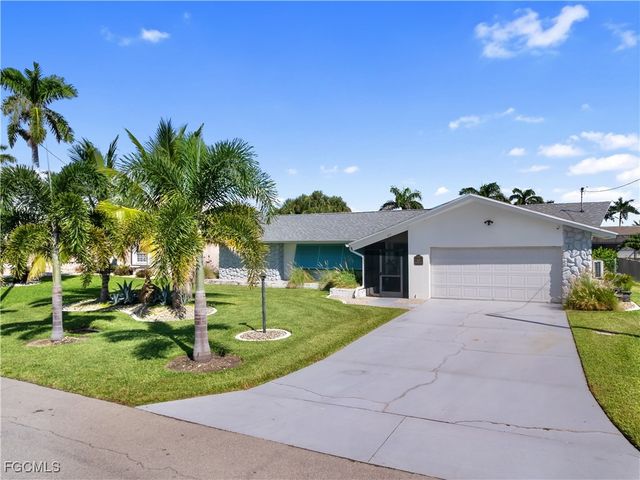 419 Pinecrest CT, Cape Coral, FL 33904