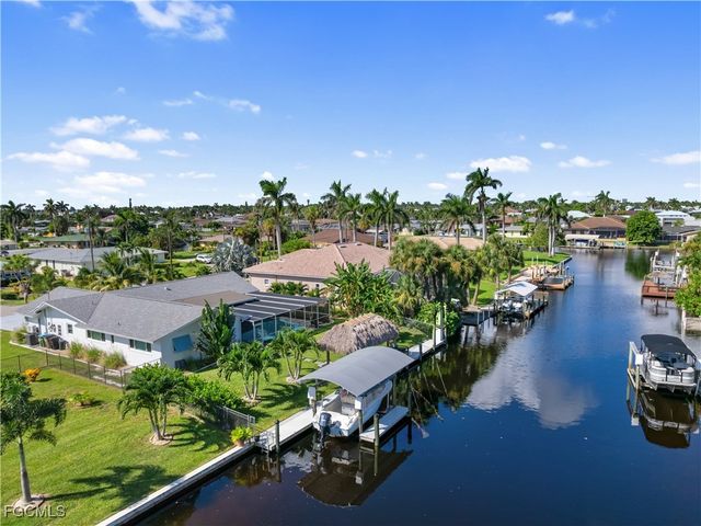419 Pinecrest CT, Cape Coral, FL 33904